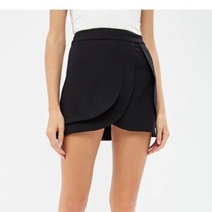 Alice + Olivia Nicolina Layered Tulip Mini Skirt Size 8 Wrap Black Crepe